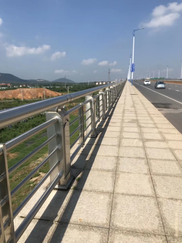橋梁不銹鋼欄桿