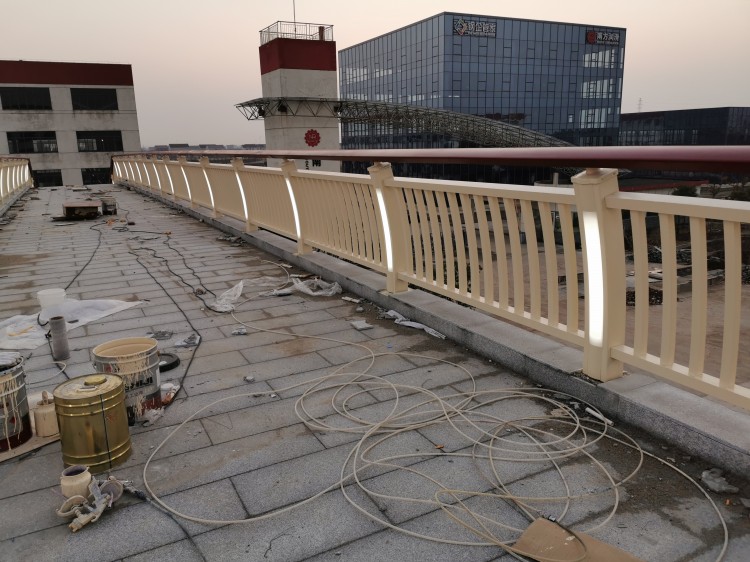 鋁合金燈光護欄